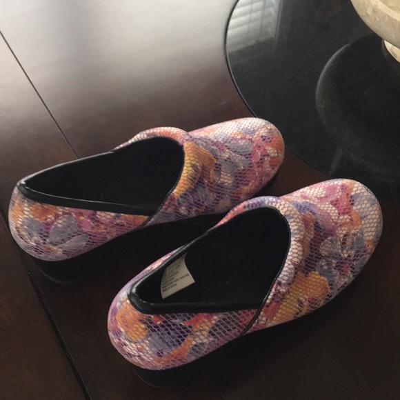 Shoes - Picture 5 of 7